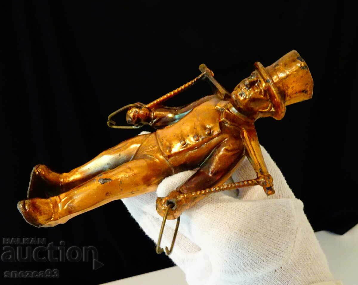 Delivery of Ancient statuette, figure Water Bearer. Delivery of Ancient statuette, figure Water Bearer.