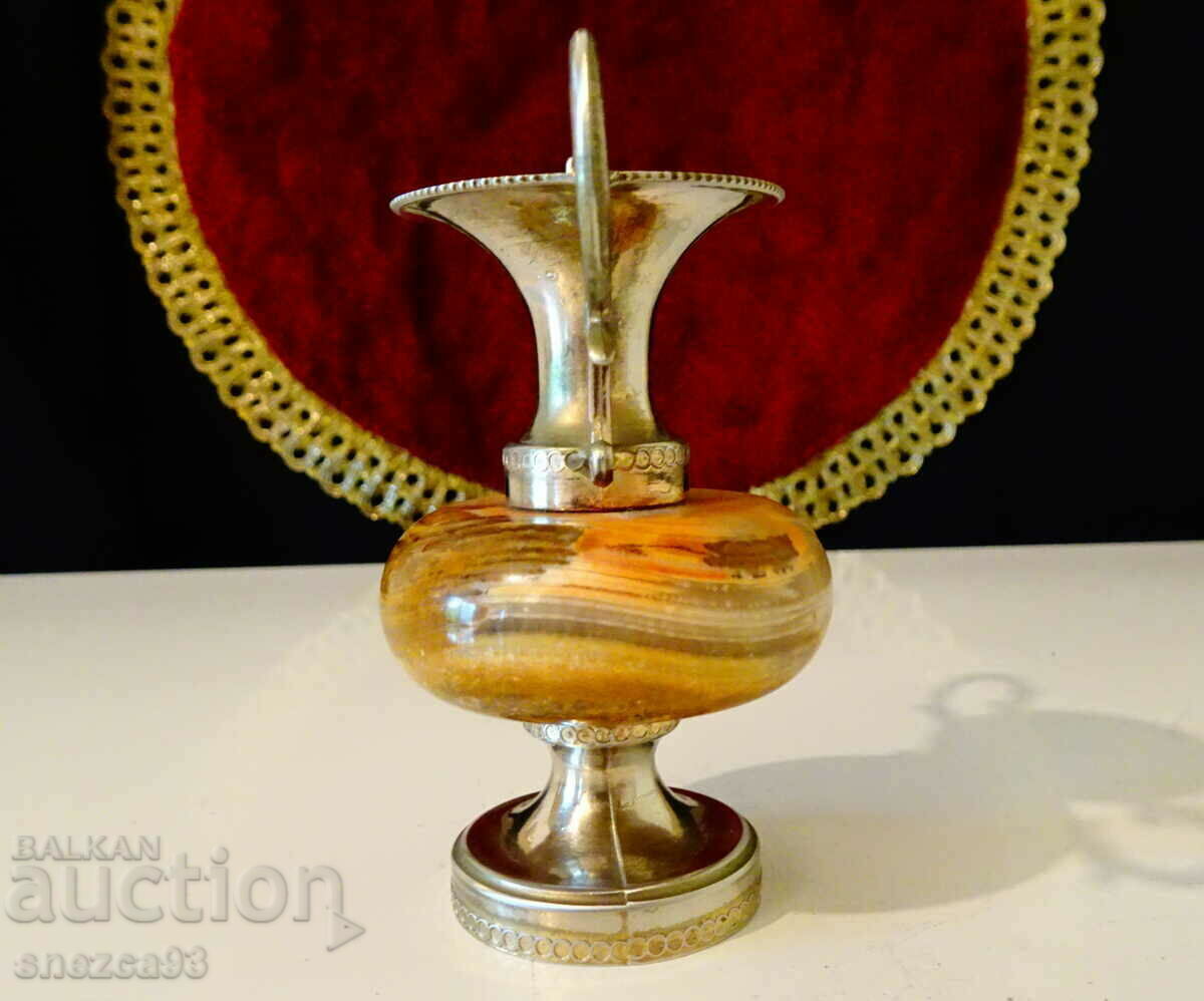 Посребрена амфора,ваза,свещник,оникс. с цена 19.00 лв. | € 9.71 Посребрена амфора,ваза,свещник,оникс. с цена 19.00 лв. | € 9.71