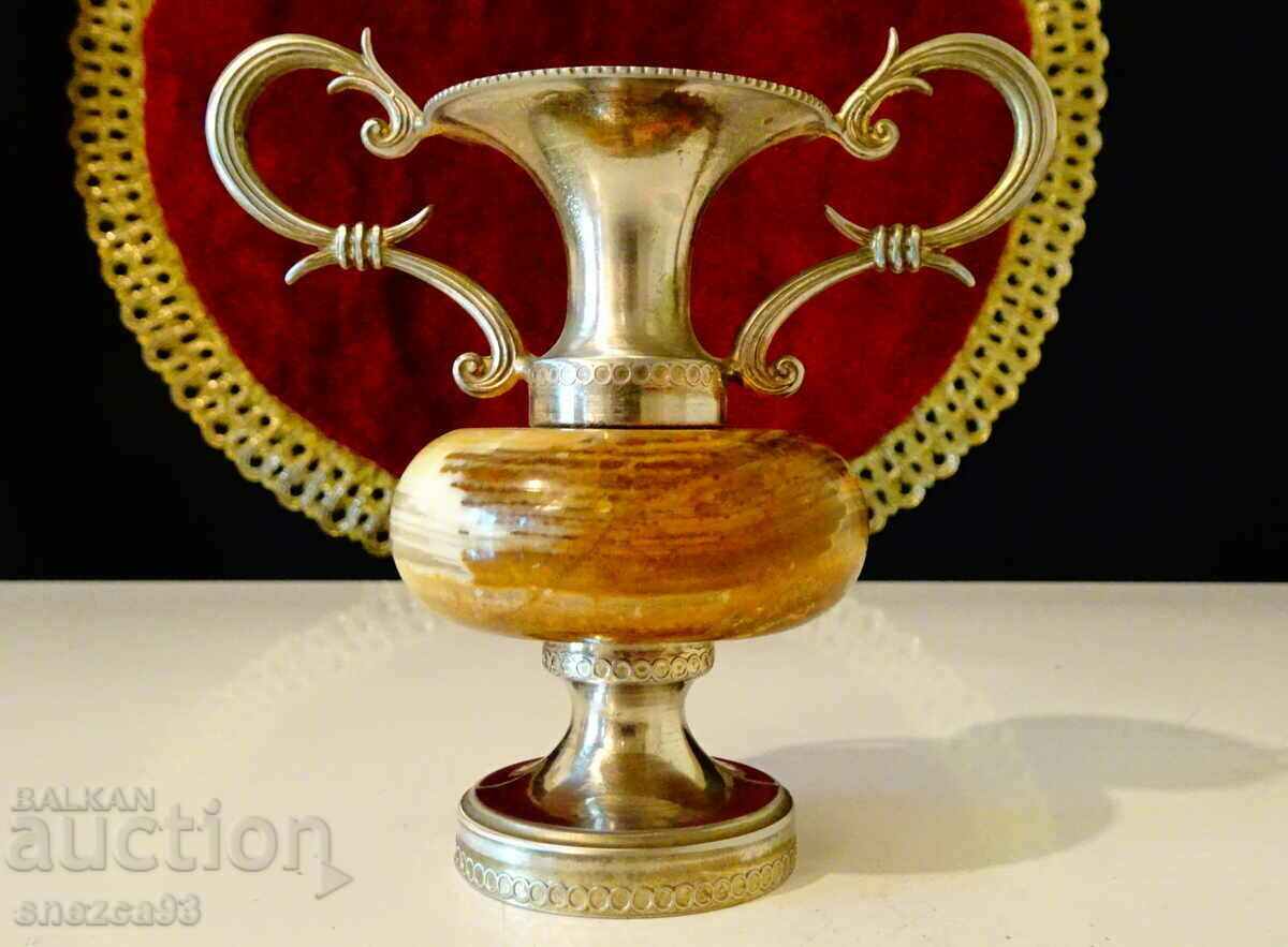 Аукцион Посребрена амфора,ваза,свещник,оникс. Аукцион Посребрена амфора,ваза,свещник,оникс.
