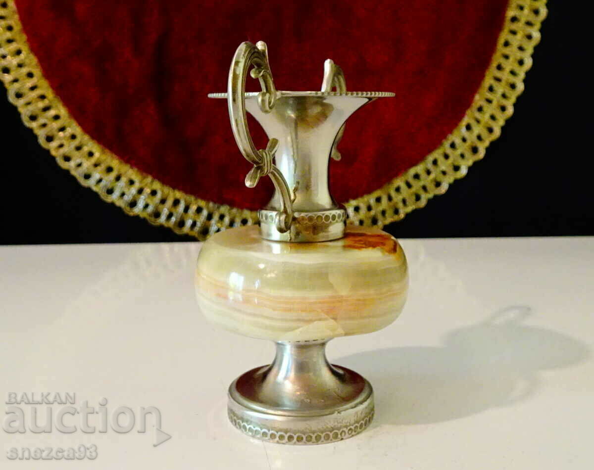 Delivery of Silver-plated amphora, vase, candlestick, jade onyx. Delivery of Silver-plated amphora, vase, candlestick, jade onyx.
