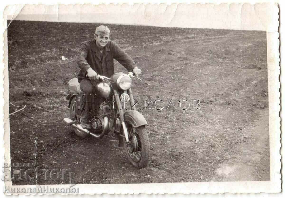 OLD PHOTO MAN WITH MOTORCYCLE B704 OLD PHOTO MAN WITH MOTORCYCLE B704
