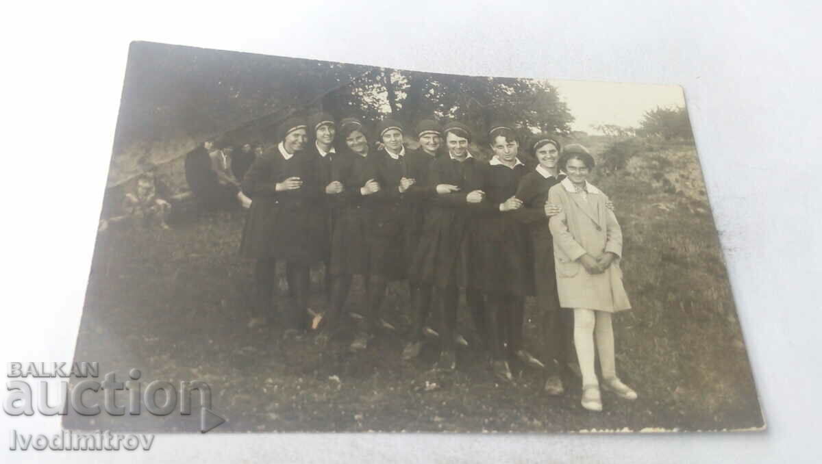 Fotografie Scolărițe de la liceul de fete din Pleven într-un tren