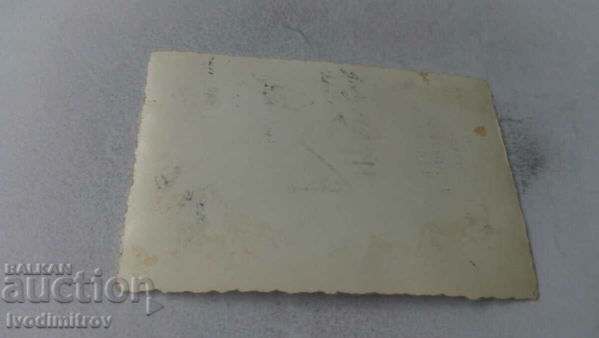 Φωτογραφία Σοφία Δύο νεαροί άνδρες σε μια βόλτα με τιμή 2.65 BGN | € 1.35 Φωτογραφία Σοφία Δύο νεαροί άνδρες σε μια βόλτα με τιμή 2.65 BGN | € 1.35