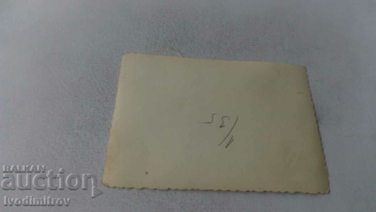 Photo Guerrillas with bouquets of flowers with price 1.65 BGN | € 0.84 Photo Guerrillas with bouquets of flowers with price 1.65 BGN | € 0.84