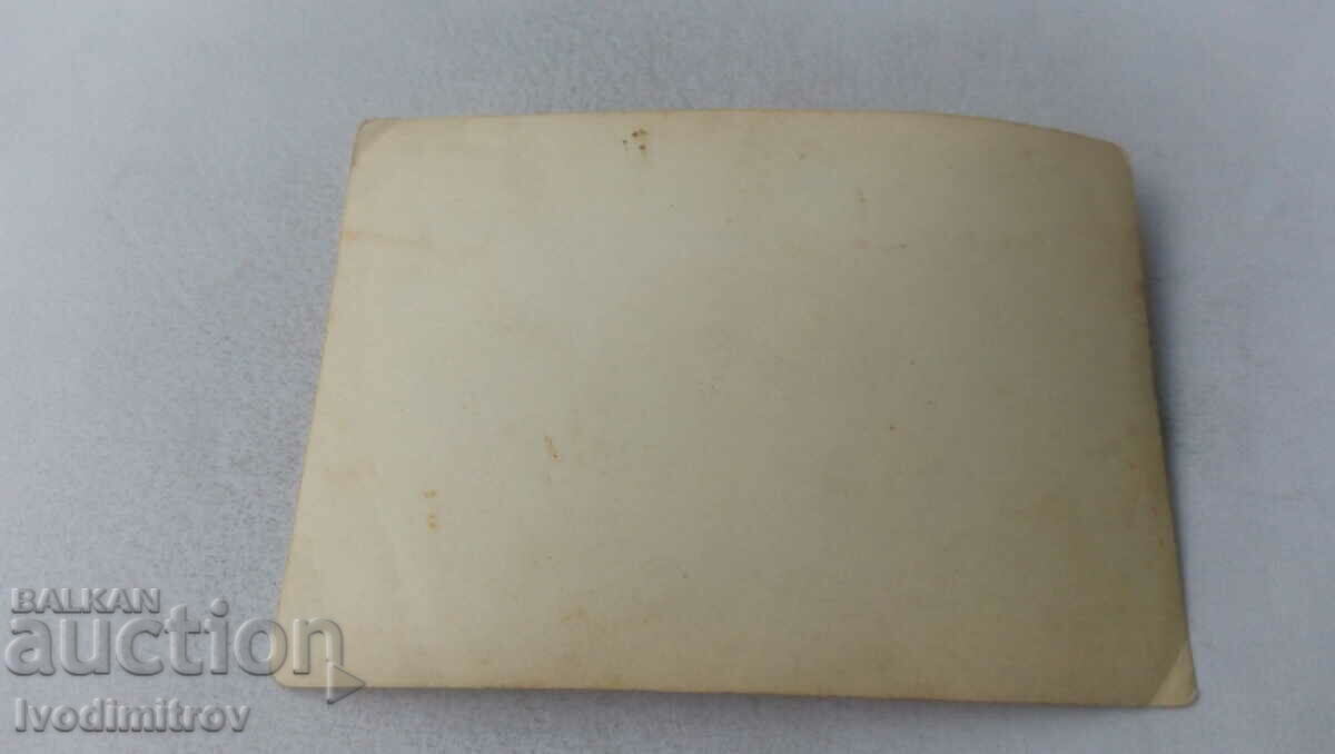 Снимка Мъже и жени през зимата с цена 1.35 лв. | € 0.69