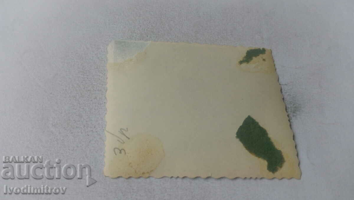 Φωτογραφία Άνδρες και δύο γυναίκες σε μια βόλτα με τιμή € 0.74 | 1.45 BGN