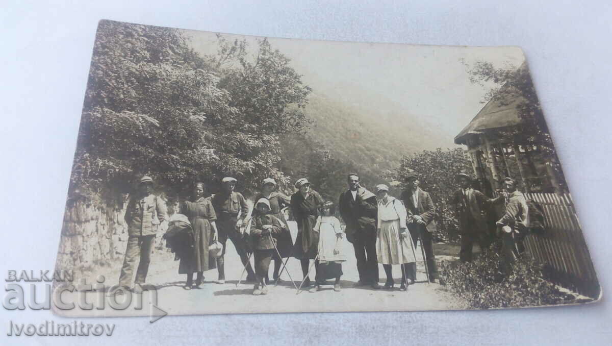 Fotografie Samokov Excursionists în drum spre Mănăstirea Rila, 1932