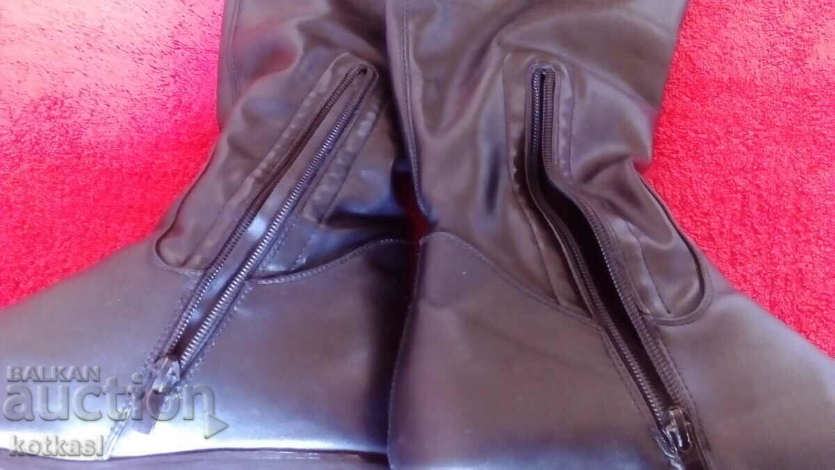 Auction Women's long leather boots 39 number Auction Women's long leather boots 39 number
