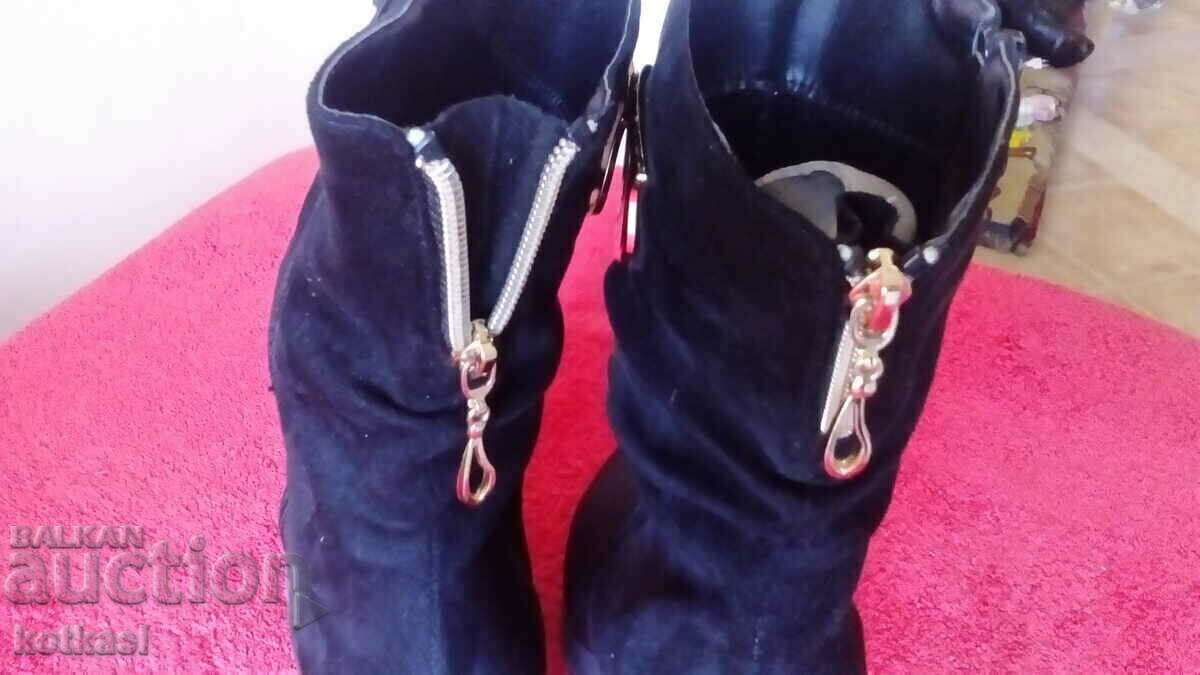 Γυναικεία παπούτσια Μπότες νούμερο 39 - 6 Γυναικεία παπούτσια Μπότες νούμερο 39 - 6