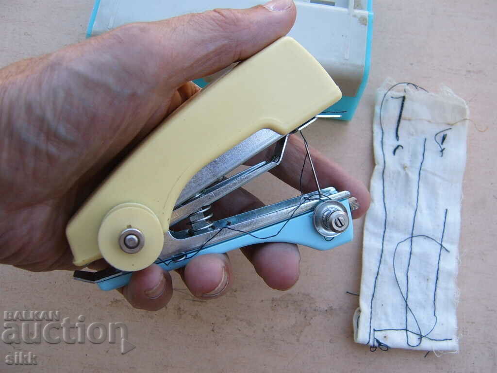 Delivery of manual sewing machine Delivery of manual sewing machine