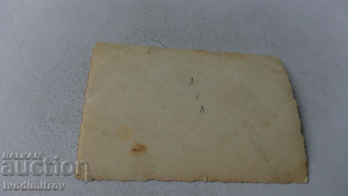 Φωτογραφία Τέσσερα νεαρά κορίτσια στο δρόμο με τιμή 1.15 BGN | € 0.59 Φωτογραφία Τέσσερα νεαρά κορίτσια στο δρόμο με τιμή 1.15 BGN | € 0.59