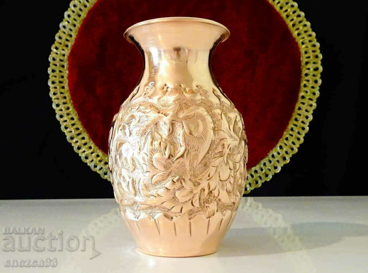 Copper vase, Isfahan Kalamzani style with price 35.00 BGN | € 17.90 Copper vase, Isfahan Kalamzani style with price 35.00 BGN | € 17.90