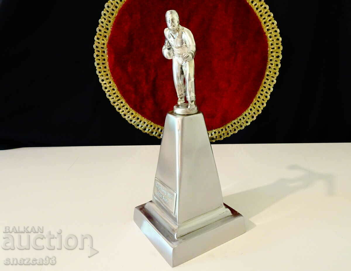 Pewter figurine Bowling player 21 cm, 630 g, author's with price 79.00 BGN | € 40.39 Pewter figurine Bowling player 21 cm, 630 g, author's with price 79.00 BGN | € 40.39