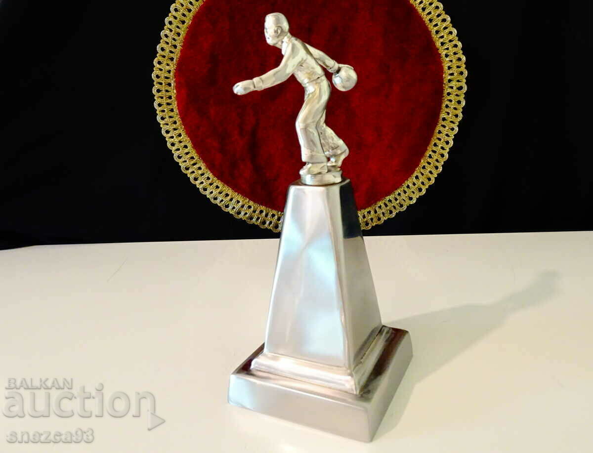 Auction Pewter figurine Bowling player 21 cm, 630 g, author's Auction Pewter figurine Bowling player 21 cm, 630 g, author's