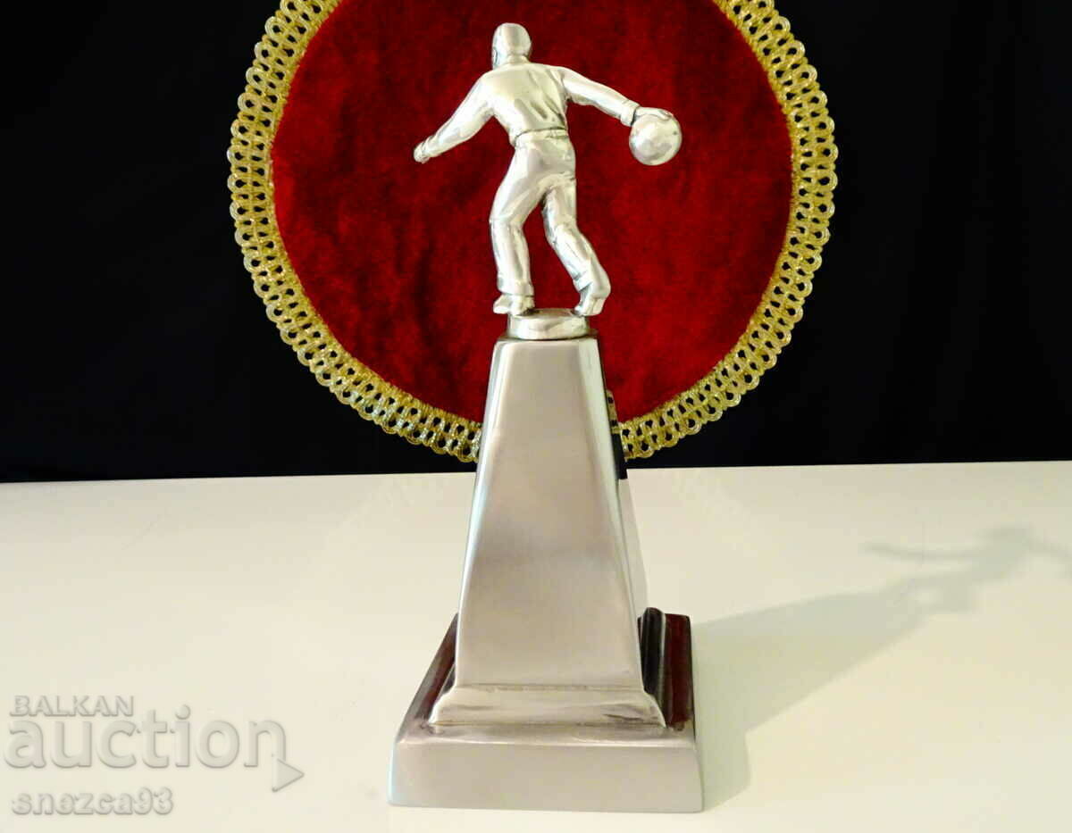 Delivery of Pewter figurine Bowling player 21 cm, 630 g, author's Delivery of Pewter figurine Bowling player 21 cm, 630 g, author's