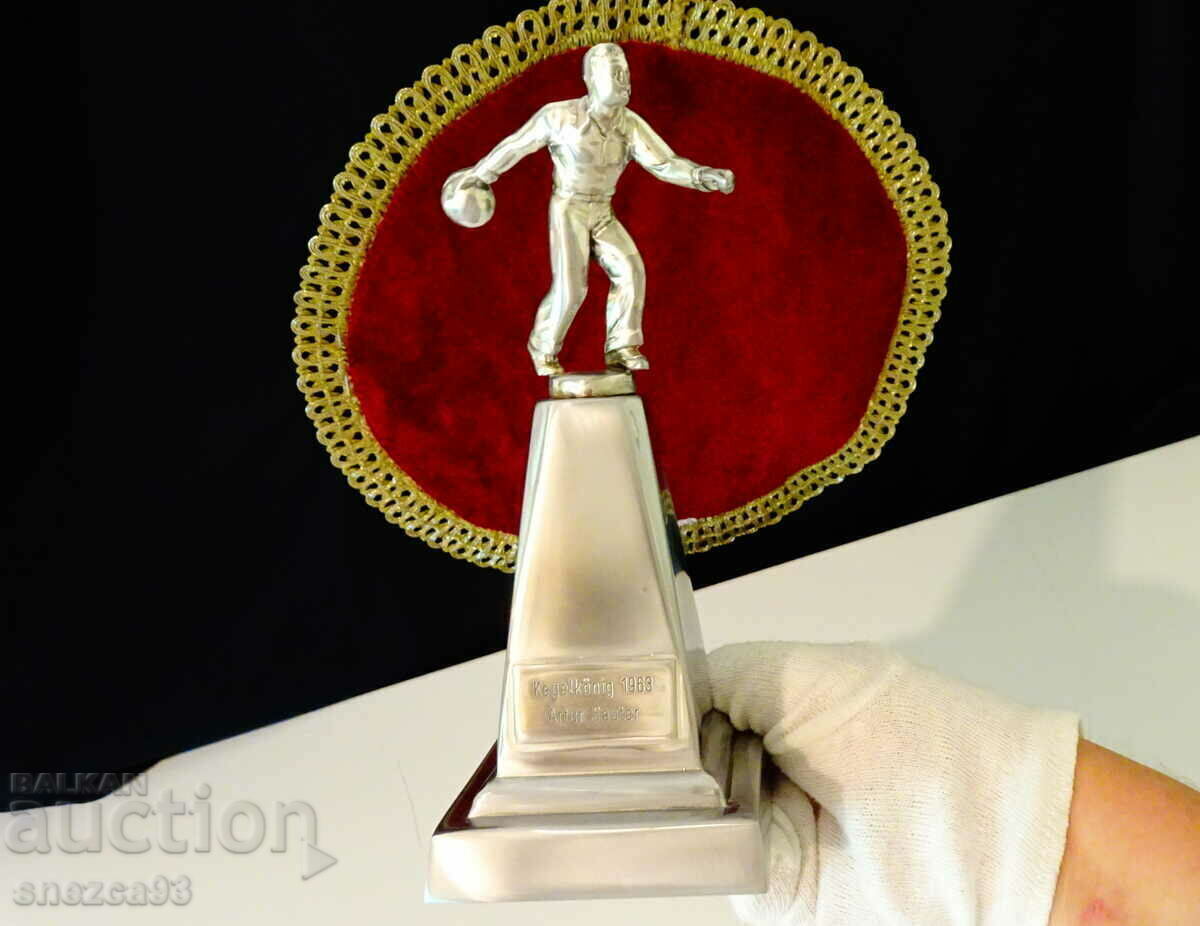 Pewter figurine Bowling player 21 cm, 630 g, author's - 7 Pewter figurine Bowling player 21 cm, 630 g, author's - 7