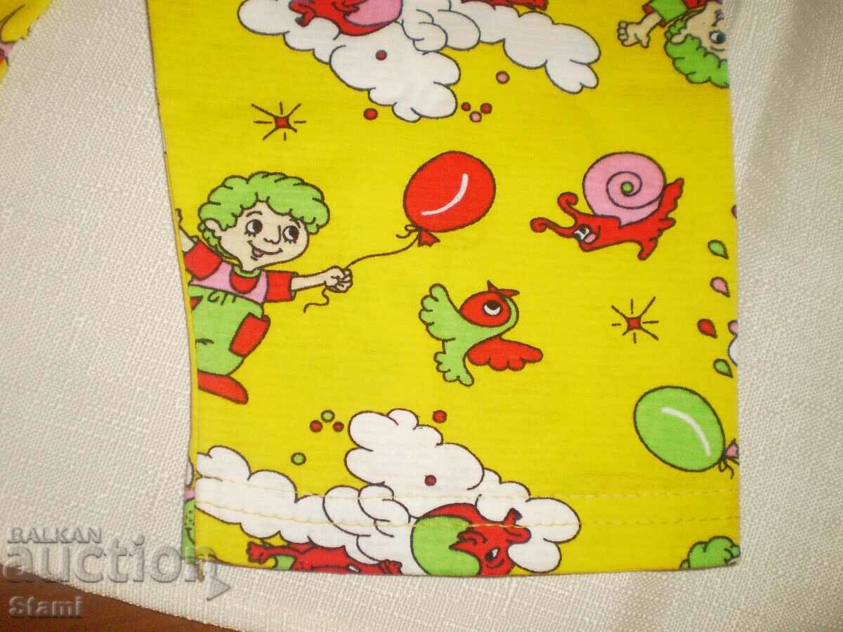 Jambiere copii 7/8 de culoare galbena pentru 3-4 ani, noi cu preț 4.00 BGN | € 2.05 Jambiere copii 7/8 de culoare galbena pentru 3-4 ani, noi cu preț 4.00 BGN | € 2.05