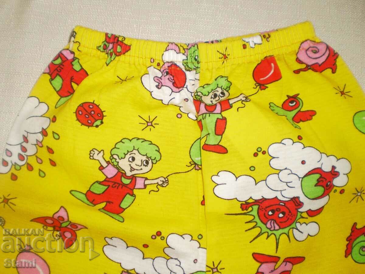 Licitație Jambiere copii 7/8 de culoare galbena pentru 3-4 ani, noi Licitație Jambiere copii 7/8 de culoare galbena pentru 3-4 ani, noi