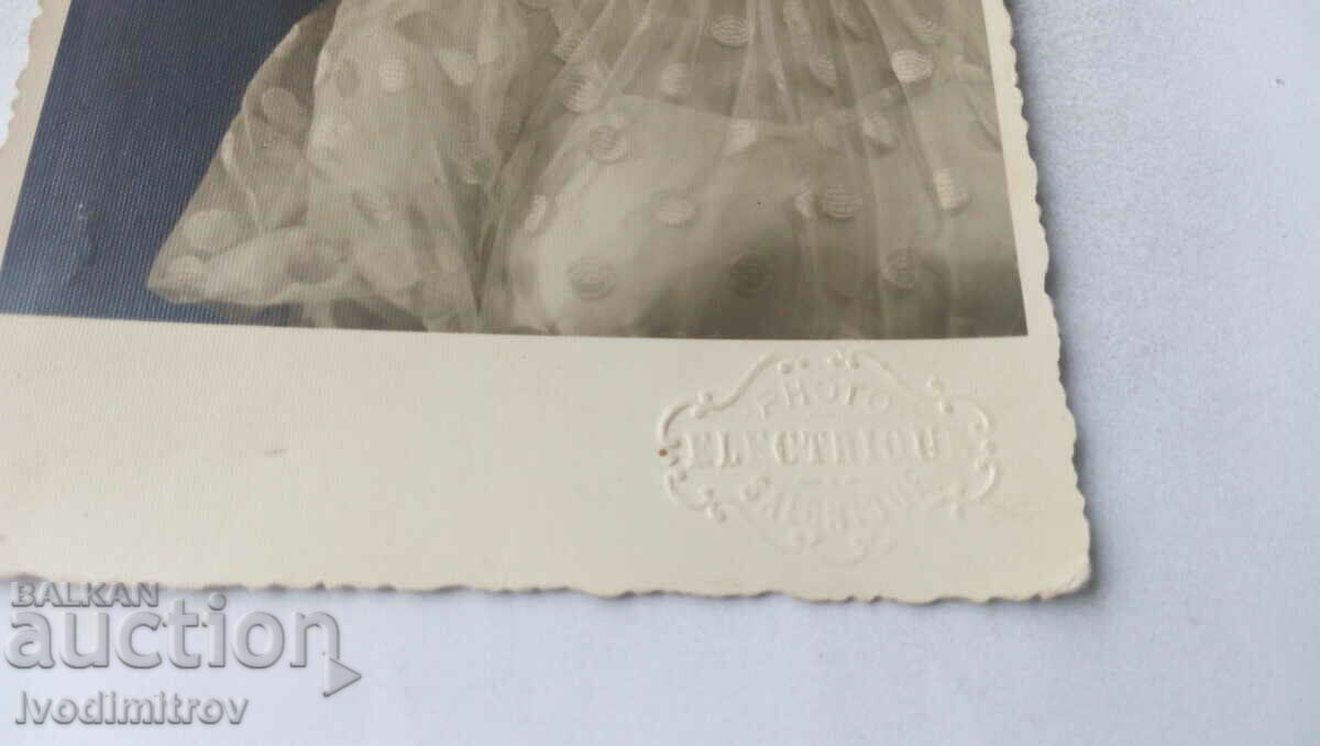 Снимка Мъж и жена с цена € 0.95 | 1.86 лв. Снимка Мъж и жена с цена € 0.95 | 1.86 лв.