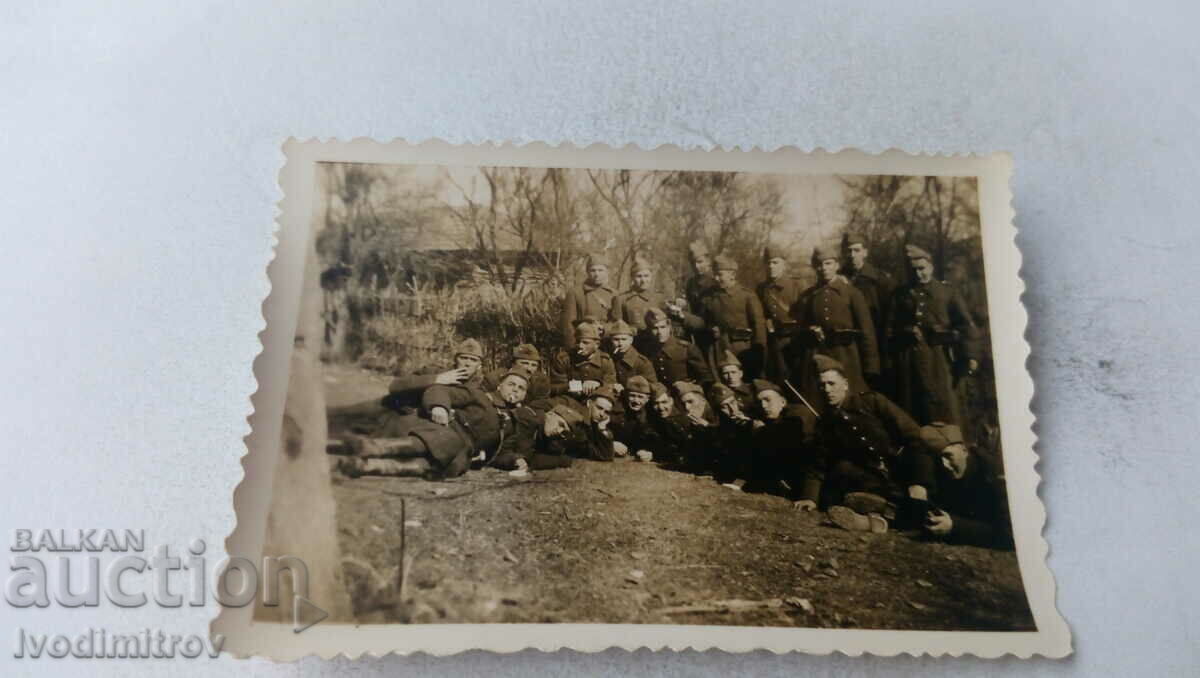 Снимка Войници на поляната