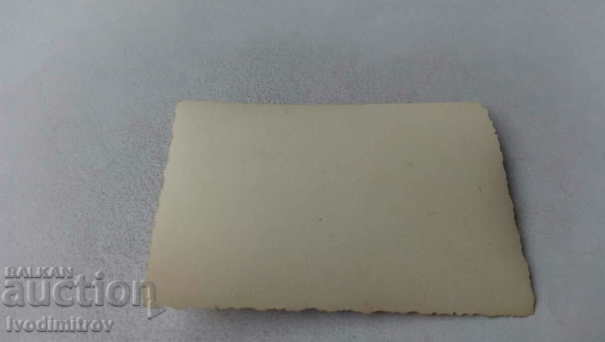 Φωτογραφία Αξιωματικοί και στρατιώτες σε ένα γεύμα πεδίου με τιμή 1.65 BGN | € 0.84 Φωτογραφία Αξιωματικοί και στρατιώτες σε ένα γεύμα πεδίου με τιμή 1.65 BGN | € 0.84