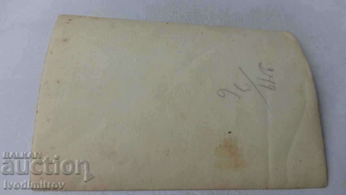 Φωτογραφία νεόνυμφων με τους φίλους τους με τιμή € 0.69 | 1.35 BGN Φωτογραφία νεόνυμφων με τους φίλους τους με τιμή € 0.69 | 1.35 BGN