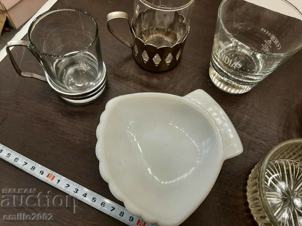 Glass cups retro social with price 5.00 BGN | € 2.56 Glass cups retro social with price 5.00 BGN | € 2.56