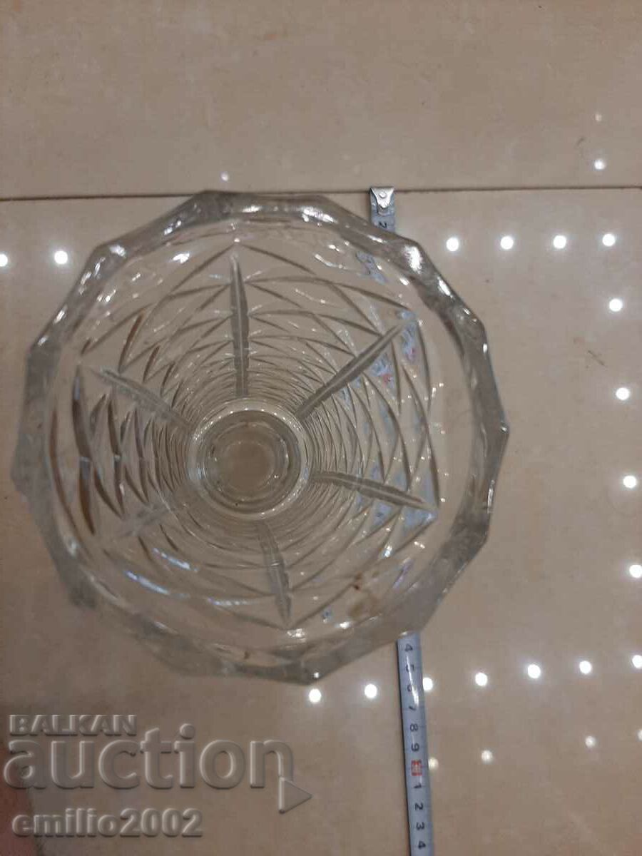 Delivery of Glass vase retro social Delivery of Glass vase retro social