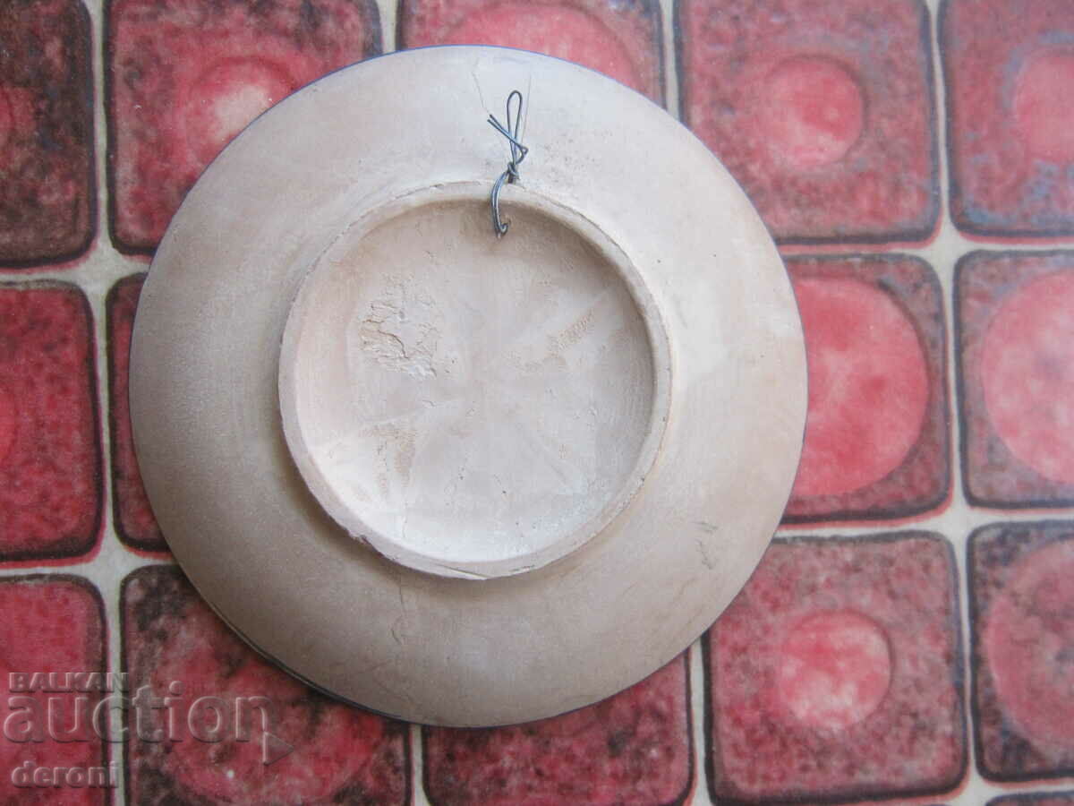 Auction A great ceramic wall plate Auction A great ceramic wall plate