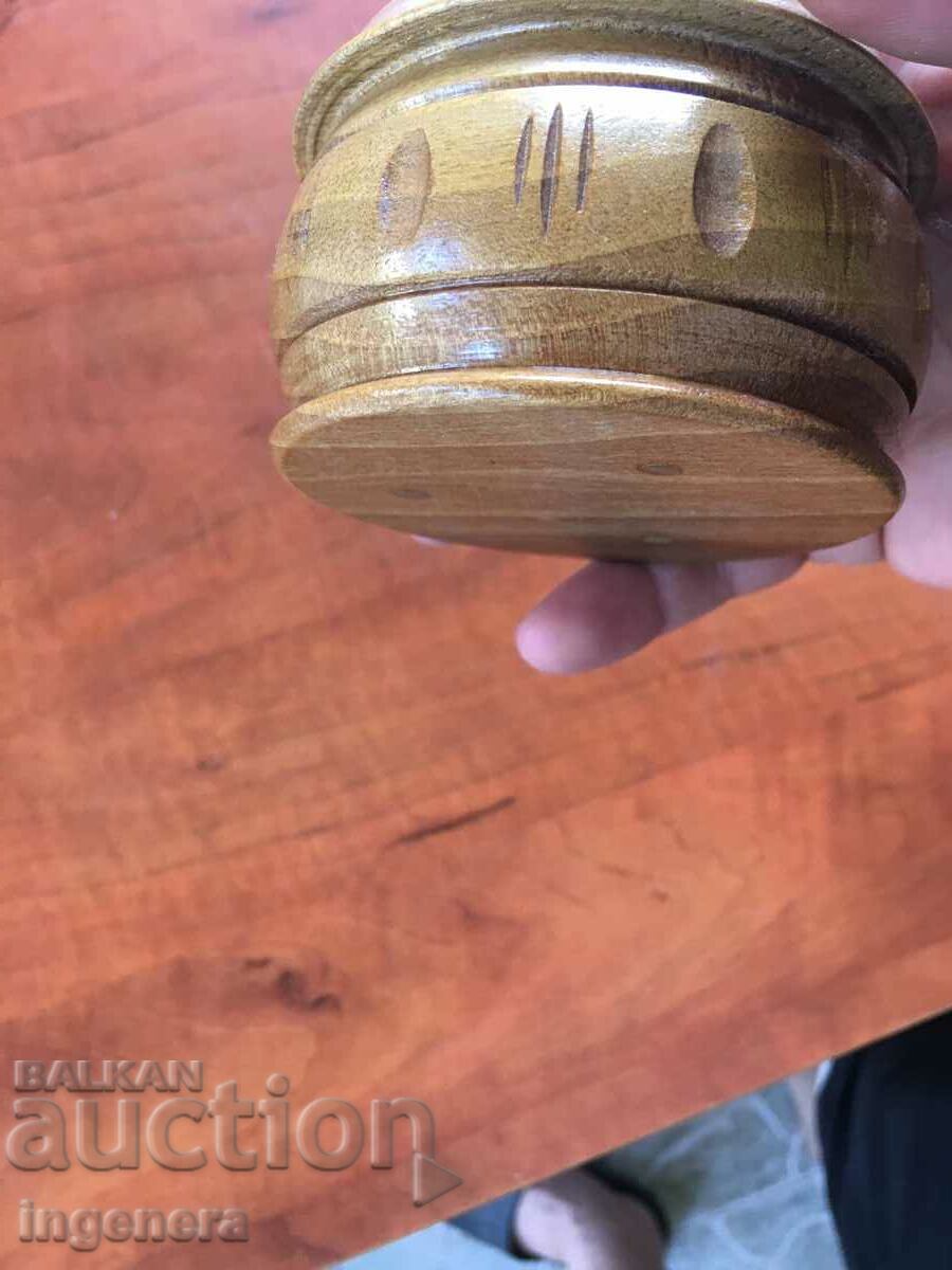 WALNUT WOOD CARVING JEWELERY BOX - 6 WALNUT WOOD CARVING JEWELERY BOX - 6