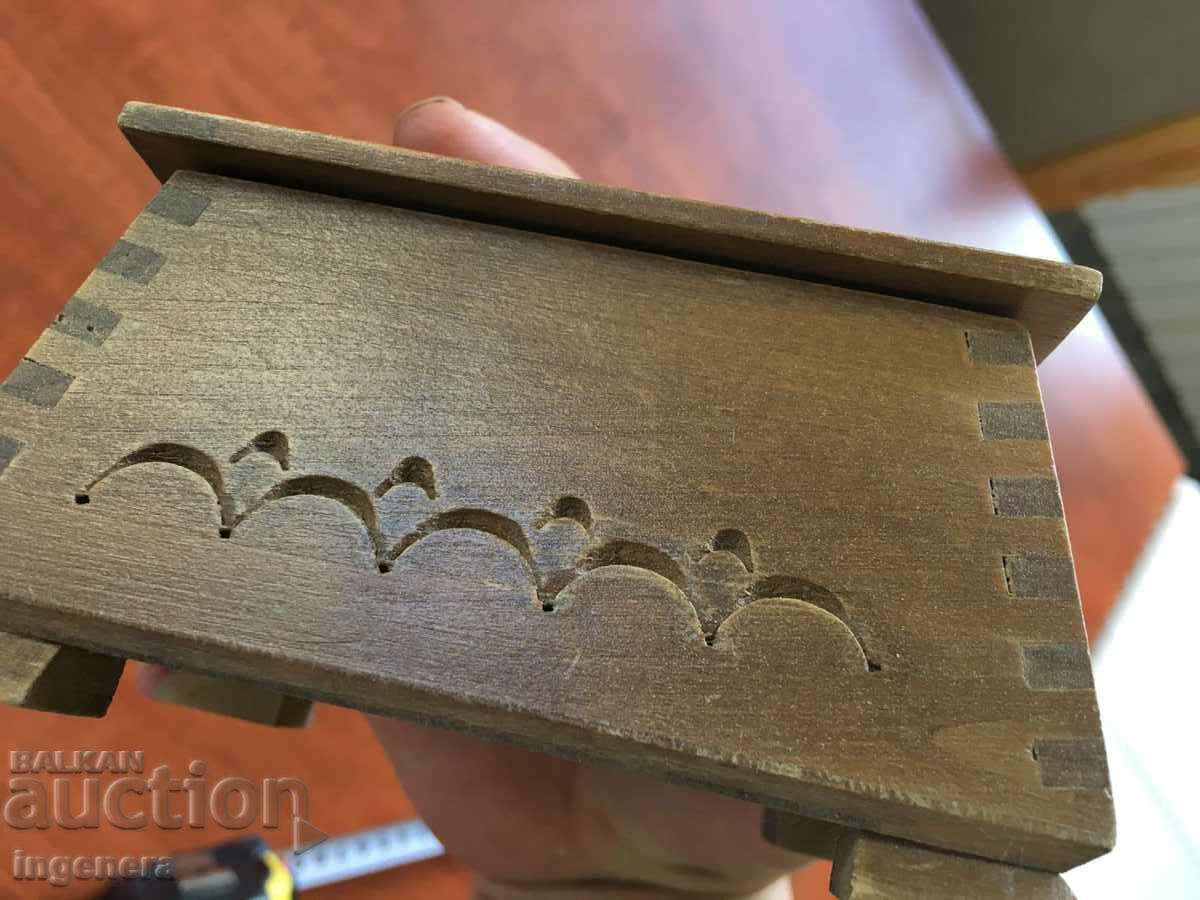 WALNUT WOOD CARVING JEWELERY BOX with price 15.00 BGN | € 7.67 WALNUT WOOD CARVING JEWELERY BOX with price 15.00 BGN | € 7.67