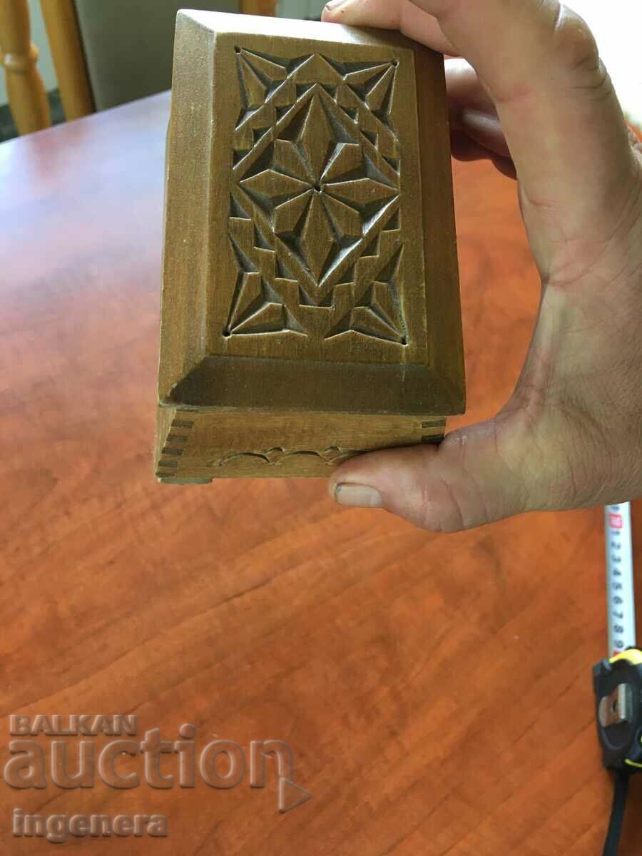 Delivery of WALNUT WOOD CARVING JEWELERY BOX Delivery of WALNUT WOOD CARVING JEWELERY BOX
