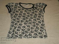 Children's t-shirt for a girl in black and white, size 140/146, new