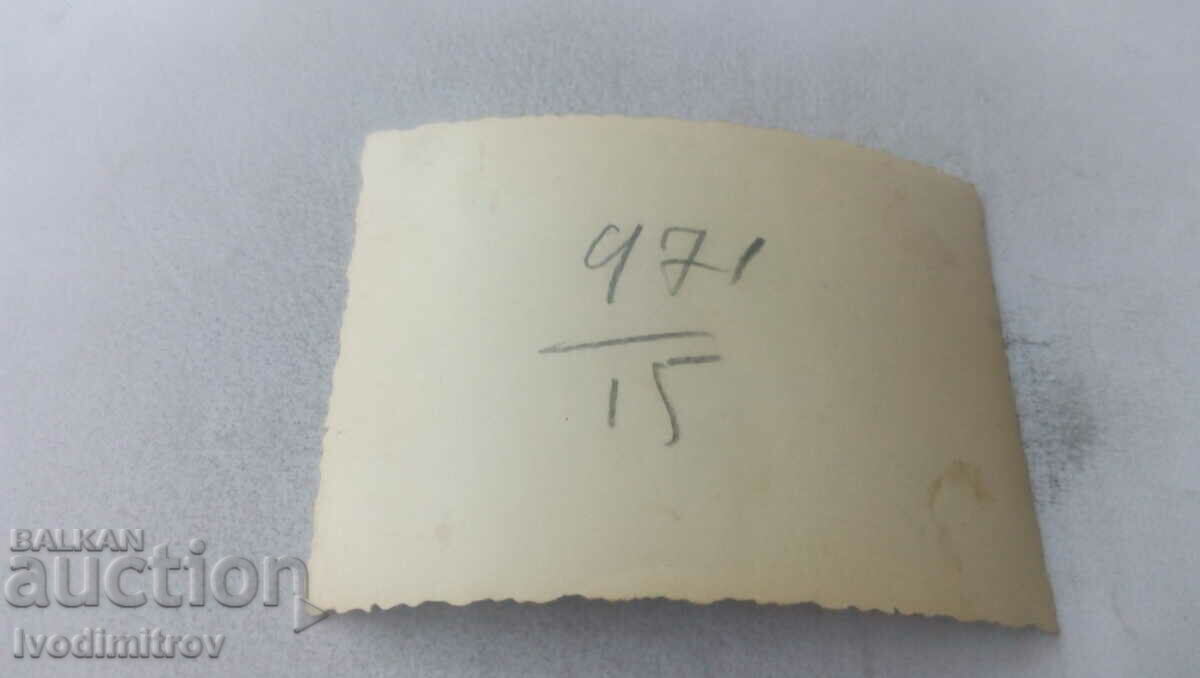 Φωτογραφία Δύο νεαρά κορίτσια σε έναν περίπατο με τιμή 1.75 BGN | € 0.89