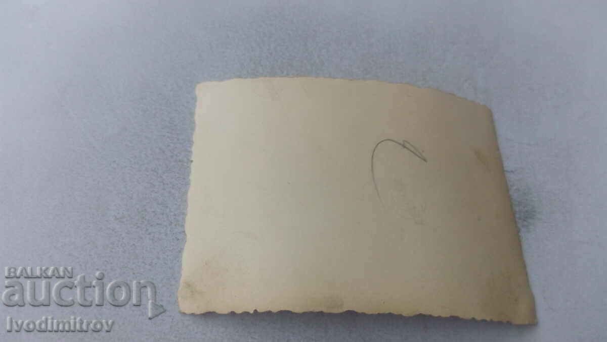 Φωτογραφία Μαθήτριες δίπλα στο ποτάμι με τιμή 1.45 BGN | € 0.74