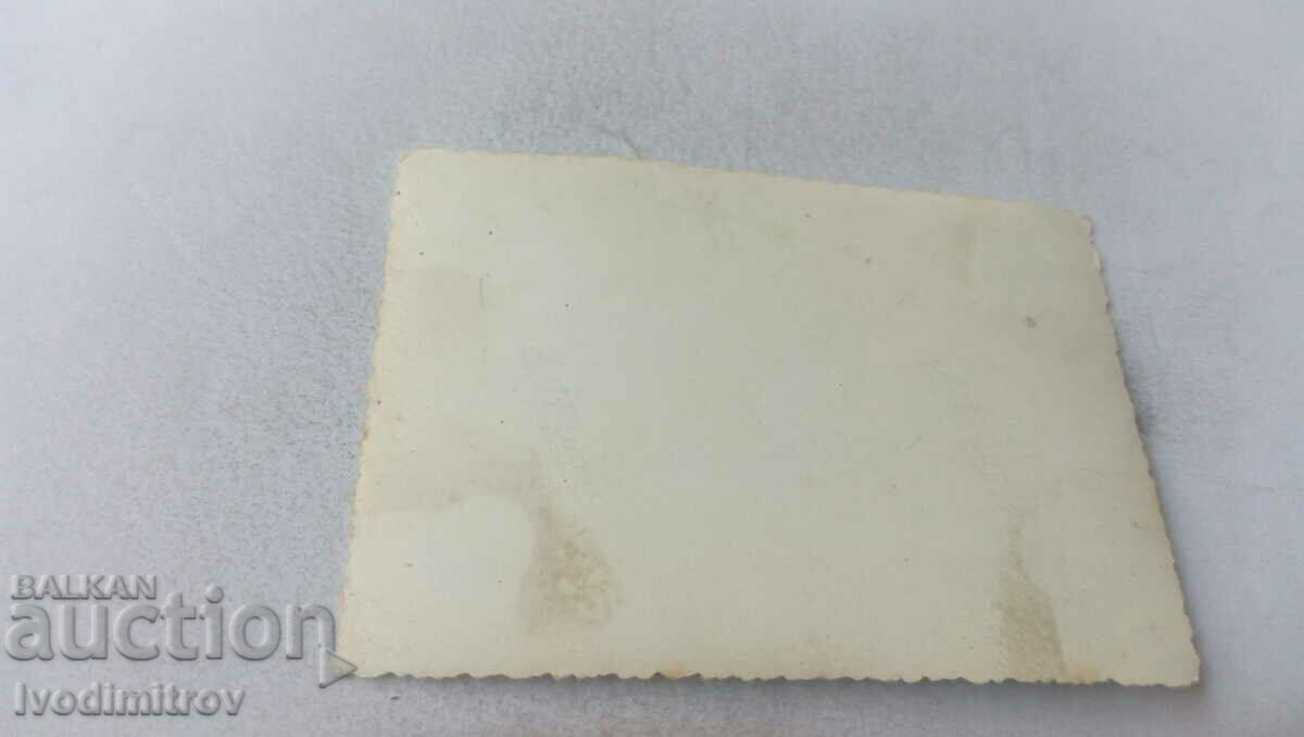 Φωτογραφία Μαθητές με τους δασκάλους τους στις σκάλες με τιμή 1.35 BGN | € 0.69