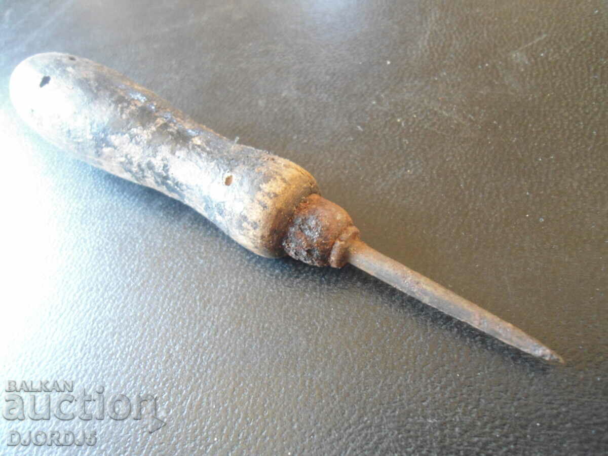 Old tool with price 1.00 BGN | € 0.51