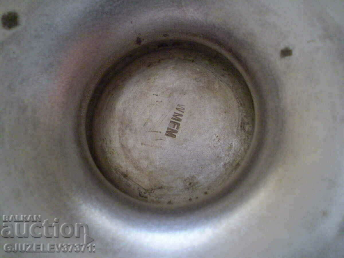 Livrarea Bomboniera veche de zahăr VMF Unică cu paharul original Livrarea Bomboniera veche de zahăr VMF Unică cu paharul original