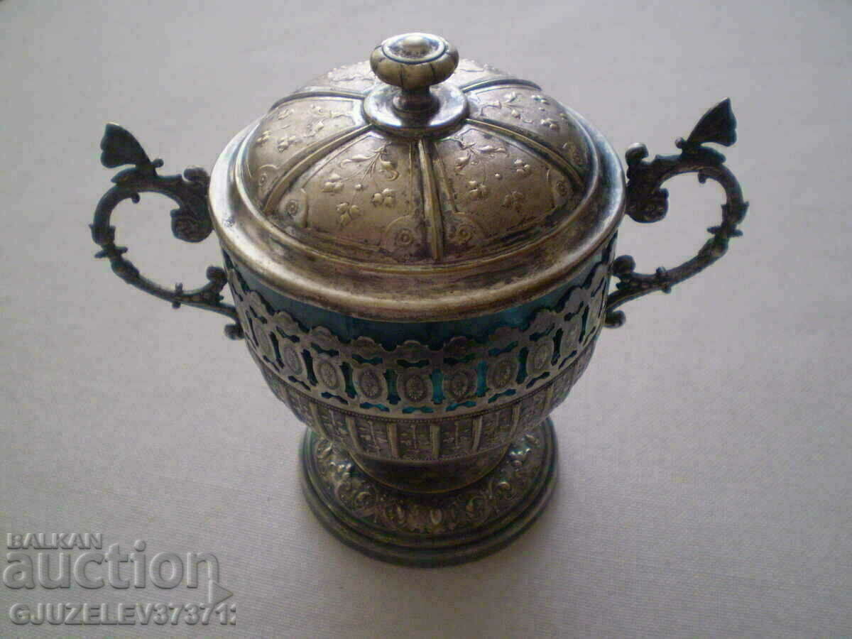 Bomboniera veche de zahăr VMF Unică cu paharul original Bomboniera veche de zahăr VMF Unică cu paharul original