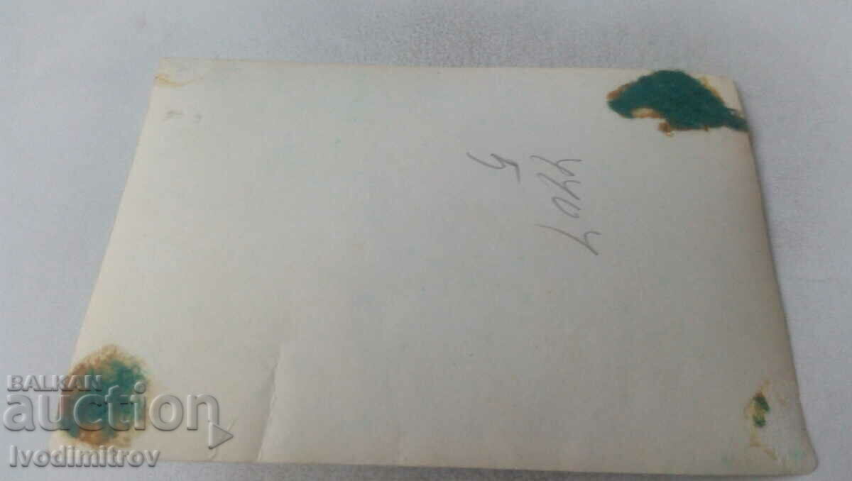 Φωτογραφία νεόνυμφων με τους φίλους τους με τιμή € 0.69 | 1.35 BGN Φωτογραφία νεόνυμφων με τους φίλους τους με τιμή € 0.69 | 1.35 BGN