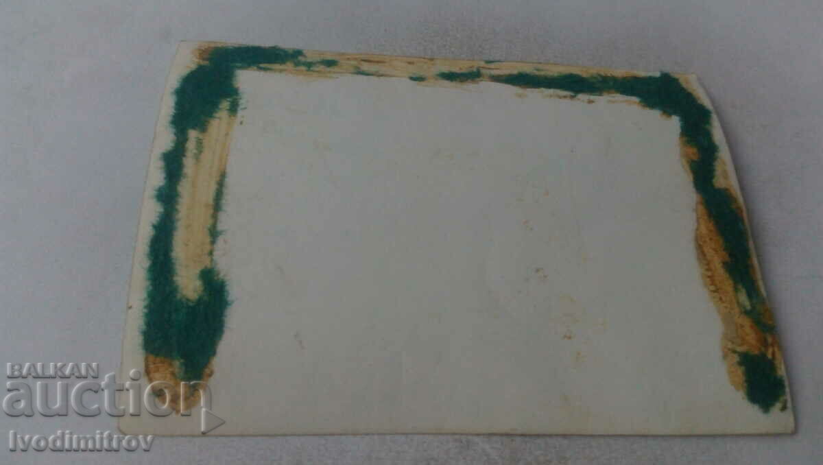 Fotografie cu proaspăt căsătoriți cu prietenii lor cu preț 1.35 BGN | € 0.69 Fotografie cu proaspăt căsătoriți cu prietenii lor cu preț 1.35 BGN | € 0.69