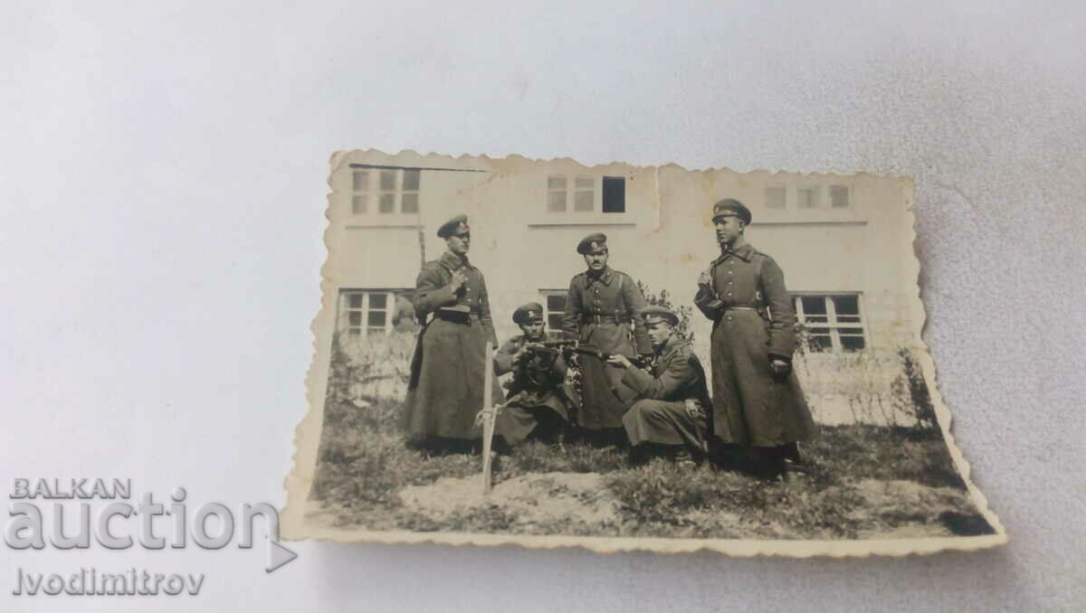 Picture Five soldiers with rifles