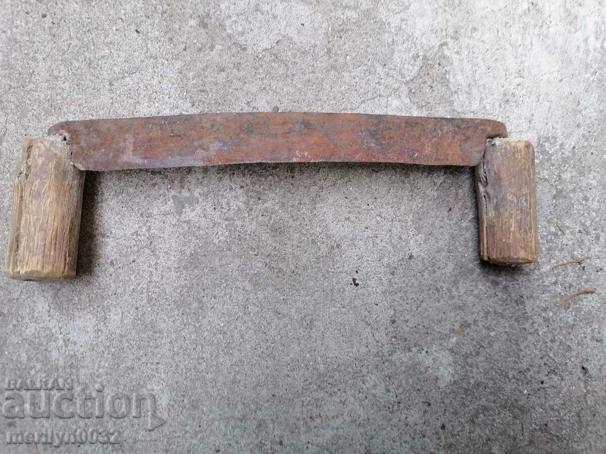 Vechi din fier forjat lemn instrument RUKAN razatoare cu preț 39.00 BGN | € 19.94 Vechi din fier forjat lemn instrument RUKAN razatoare cu preț 39.00 BGN | € 19.94