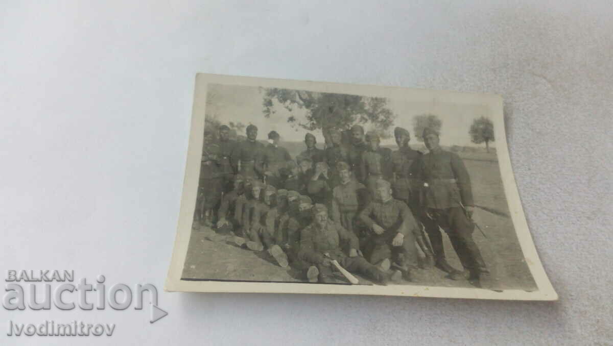 Снимка Сежанти и войници