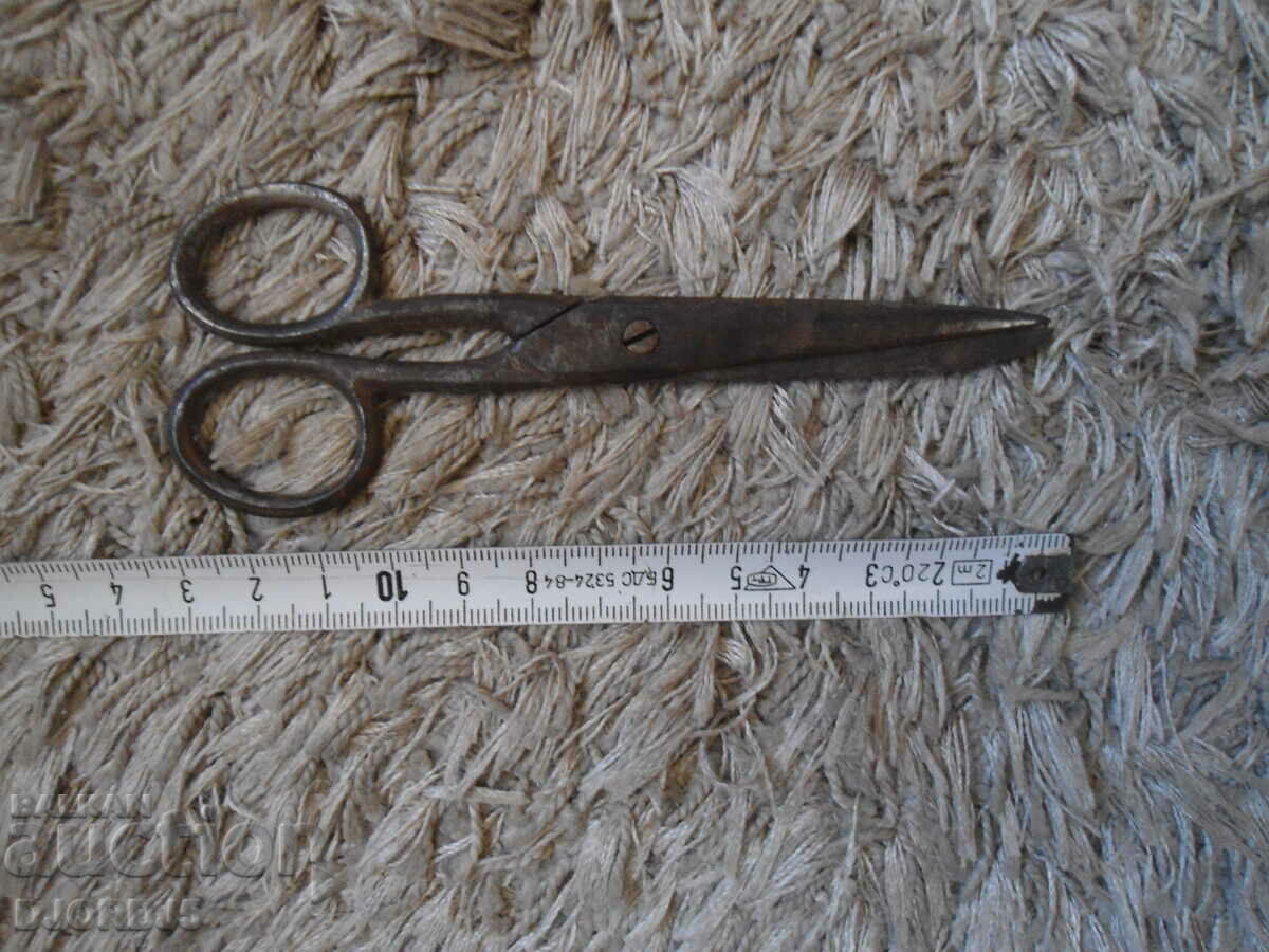 Auction Old scissors Auction Old scissors