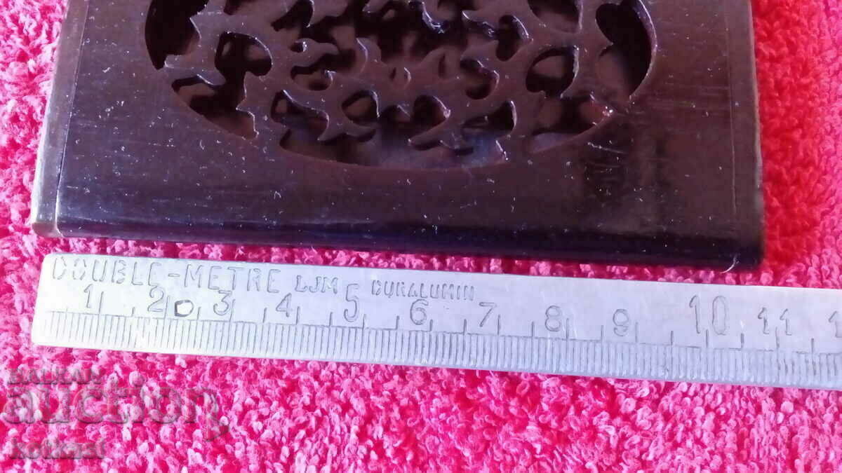 Стар дървен Визитник Дърворезба с цена 21.50 лв. | € 10.99 Стар дървен Визитник Дърворезба с цена 21.50 лв. | € 10.99