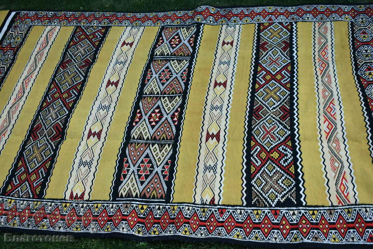 Auction Chiprovski Kotlen carpet Auction Chiprovski Kotlen carpet