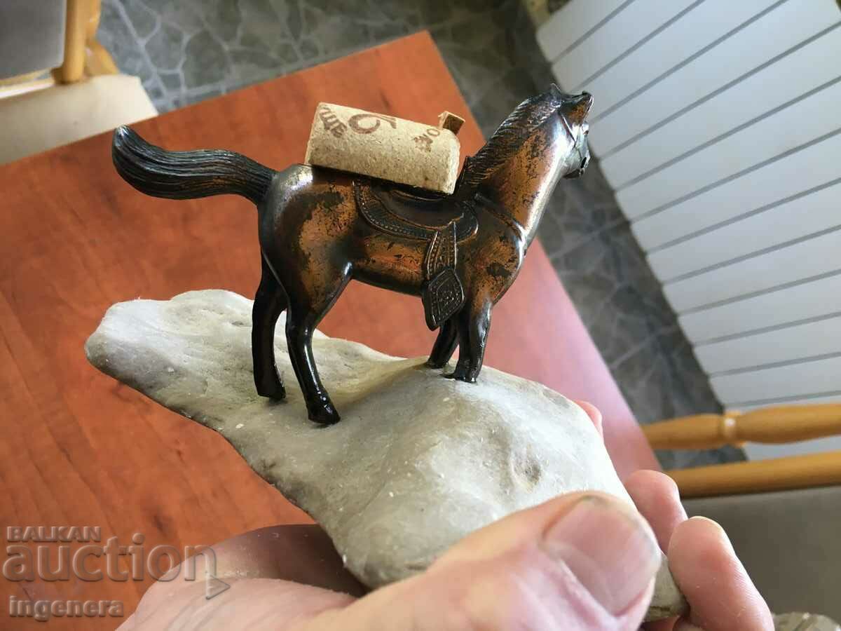 Delivery of HORSE FIGURE METAL AND NATURAL STONE Delivery of HORSE FIGURE METAL AND NATURAL STONE