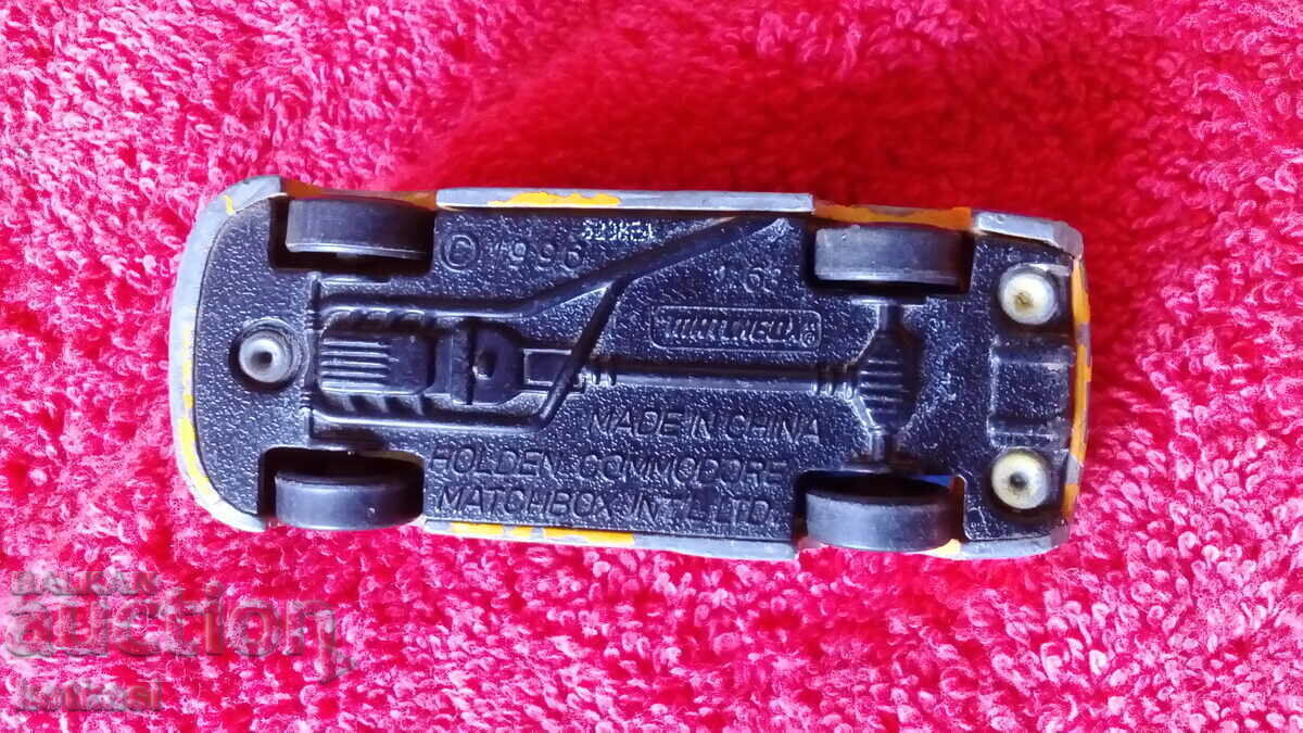 Old metal sports car model 1/63 MATCHBOX COMMODORE - 6 Old metal sports car model 1/63 MATCHBOX COMMODORE - 6