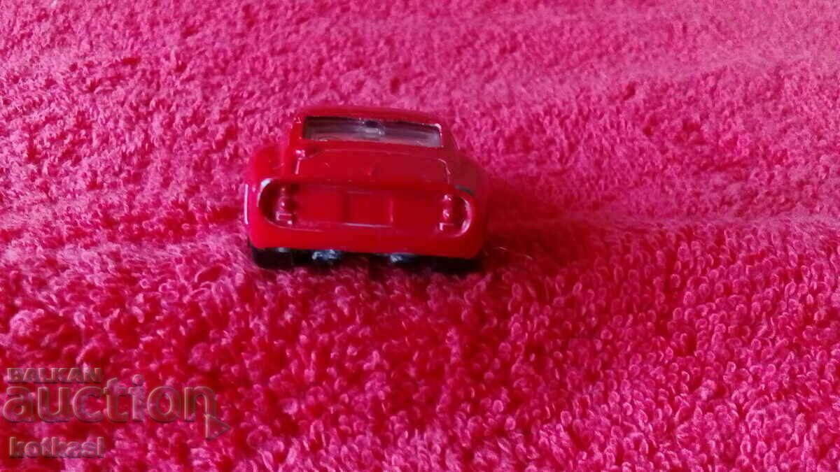 Auction  Old small Ferrari metal car FERRARI 250 GTO